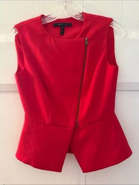 BCBGMaxAzria Red Sleeveless Asymmetrical Zip Peplum Top